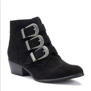 So black ankle boot size 6 NWT